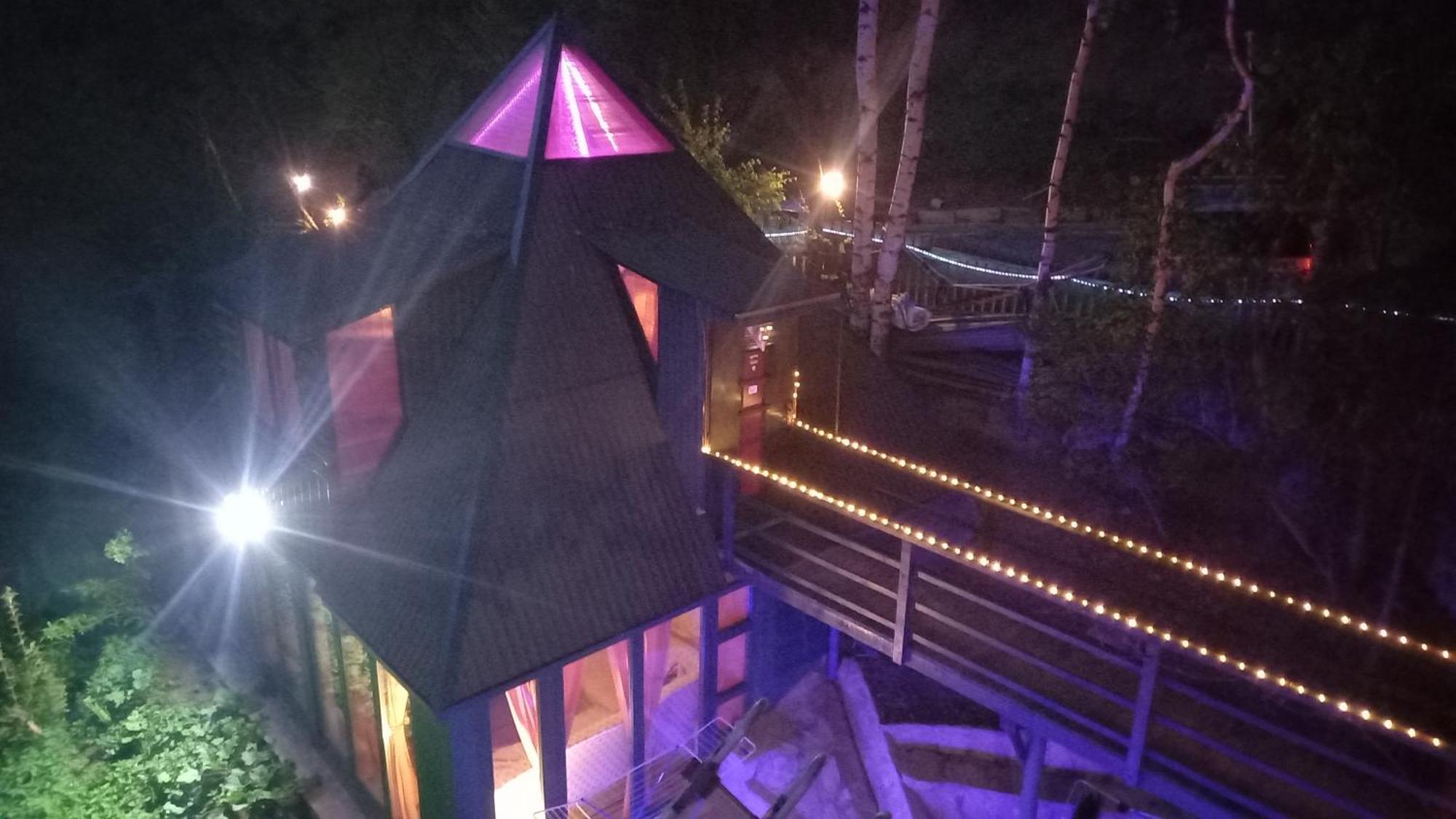 Pyramid Villa Visoko Buitenkant foto